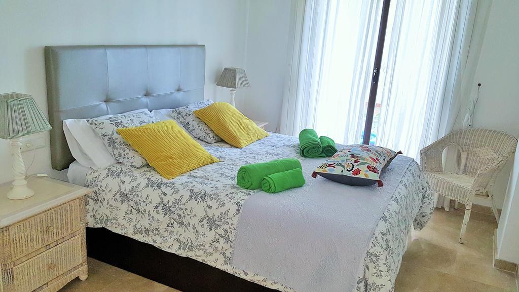 Apartamento 409 Marina Real Puerto De La Duquesa Playa مانيلفا المظهر الخارجي الصورة